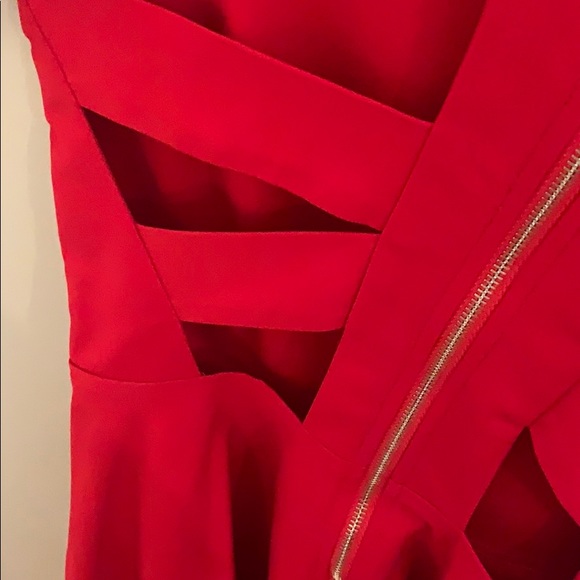 Red dress with cutouts in the back - Picture 4 of 5